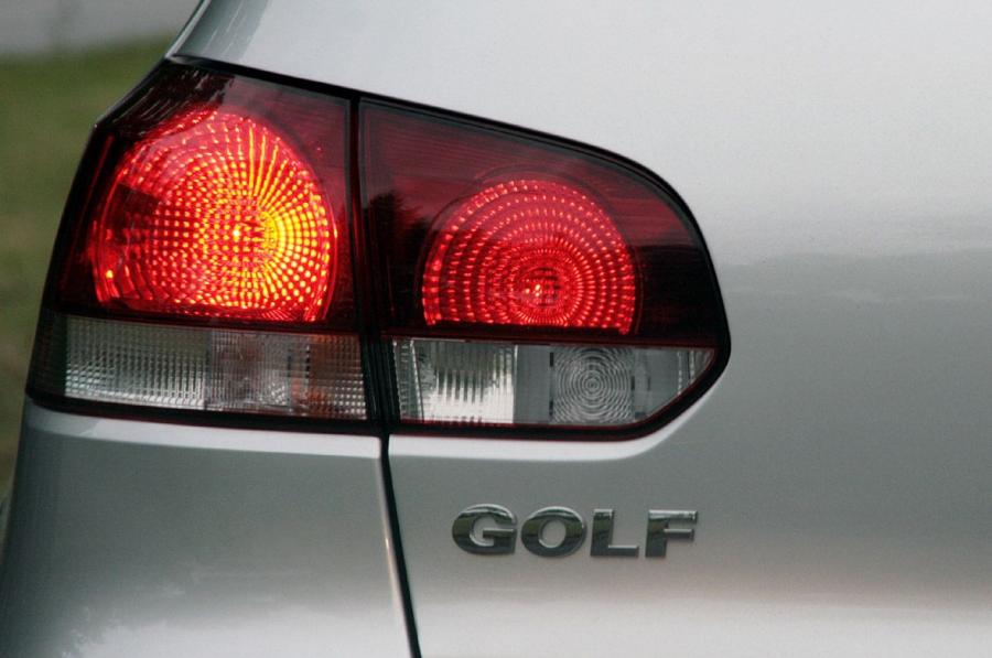  Volkswagen Golf 2010 года  (фото 32 из 36)